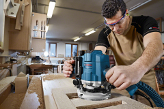 Bosch GOF 1250 CE Freze